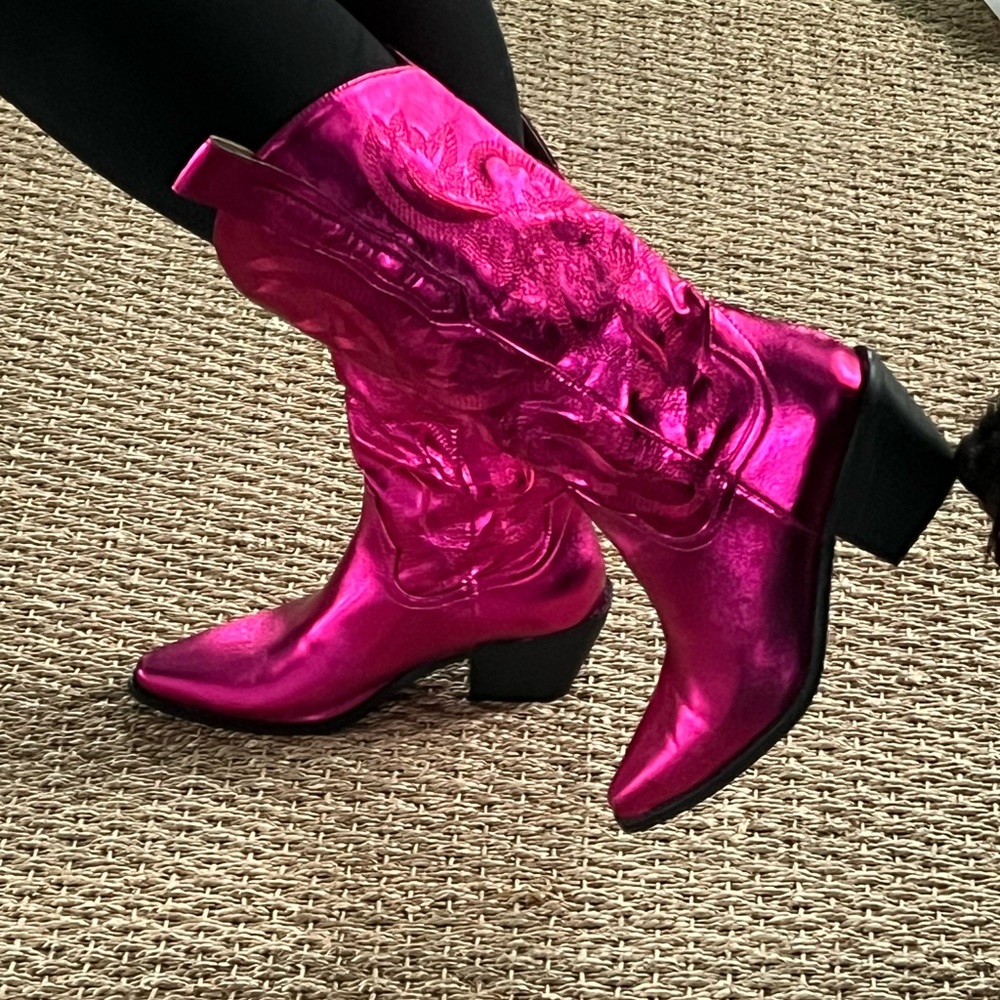Metallic pink cowgirl boots